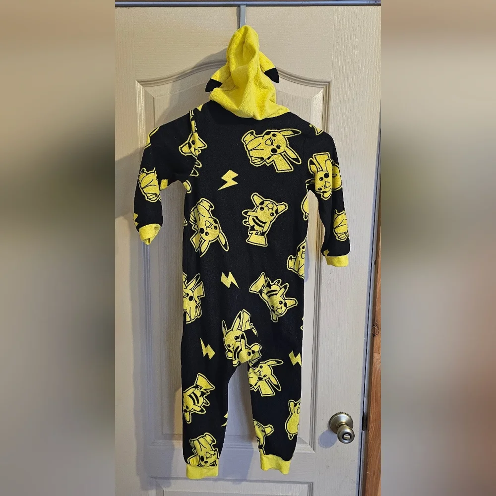Kids Pokemon Pikachu One Piece Zip Up Pajamas 4/5 XS Black And Yellow